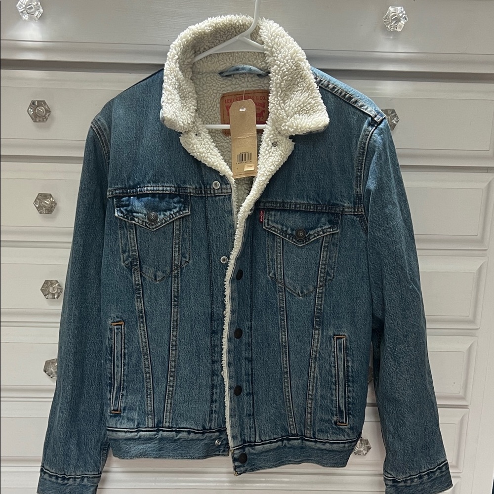 Levi's Classic Blue Denim Jacket with Sherpa Lining